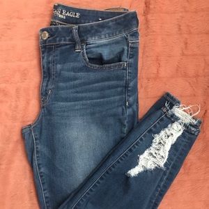 American Eagle Destroyed Jegging Crop